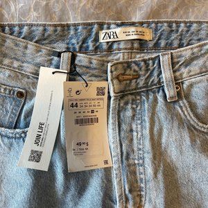 Zara Men's Slim Cropped light wash jeans (Size 34)
